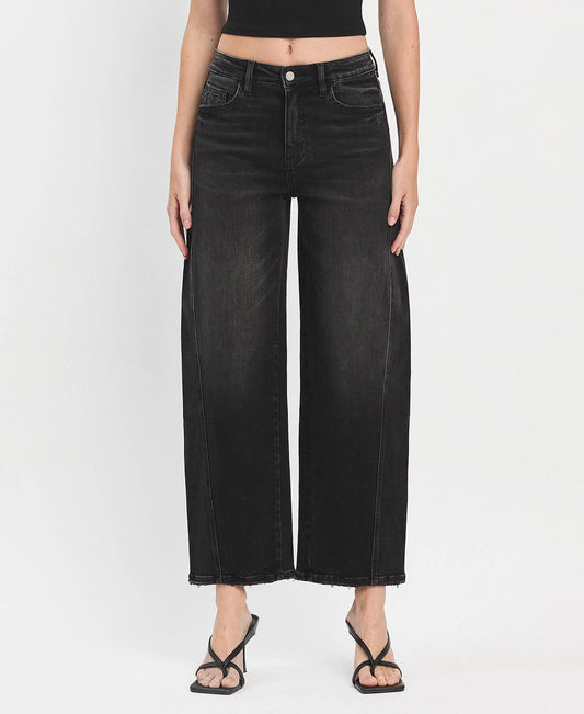 SUPER HIGH RISE BLACK PANEL BARREL JEANS T6589: INSTANT / 24